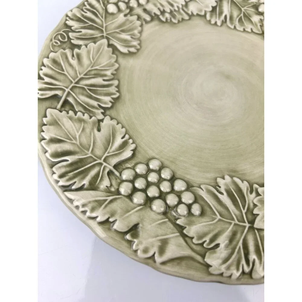 Williams Sonoma Napa Sage Green Italy Leaf & Grape Salad Plates 8.75